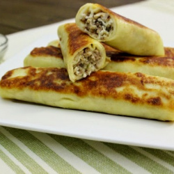 Lietiniai su kumpiu ir sūriu